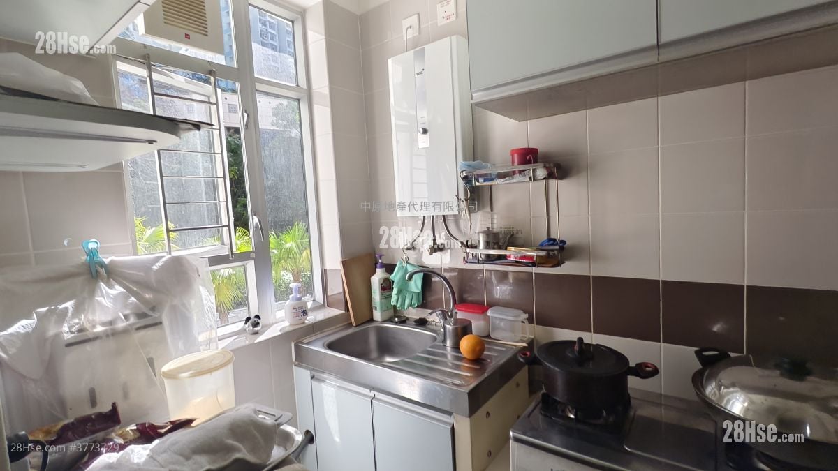 Sheung Man Court Sell 1 Bedroom , 1 Bathroom 292 ft²