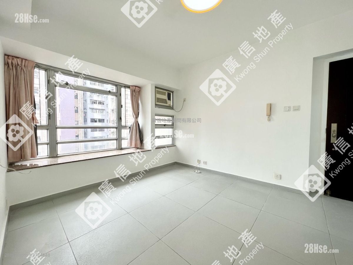Hang Yue Court Sell 2 Bedrooms , 1 Bathroom 371 ft²