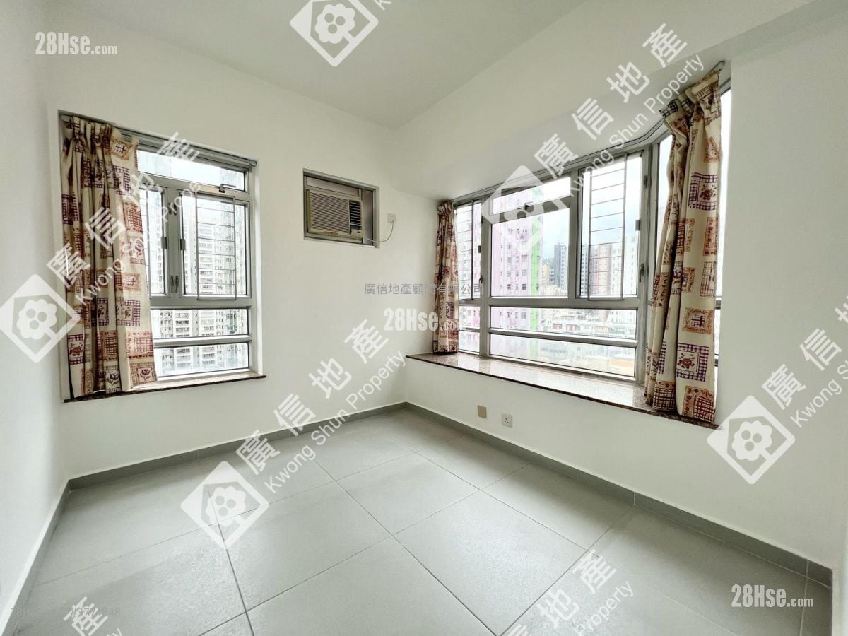 Hang Yue Court Sell 2 Bedrooms , 1 Bathroom 371 ft²