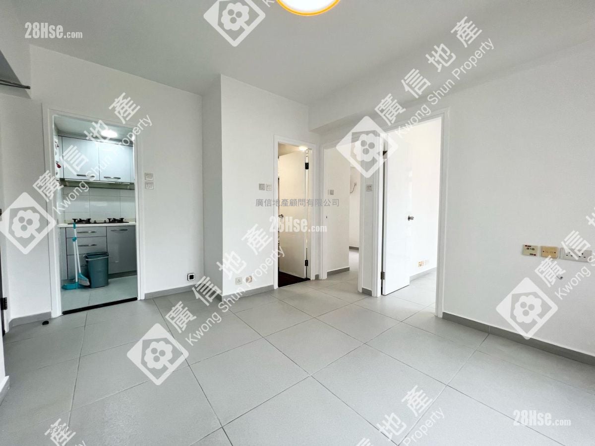 Hang Yue Court Sell 2 Bedrooms , 1 Bathroom 371 ft²