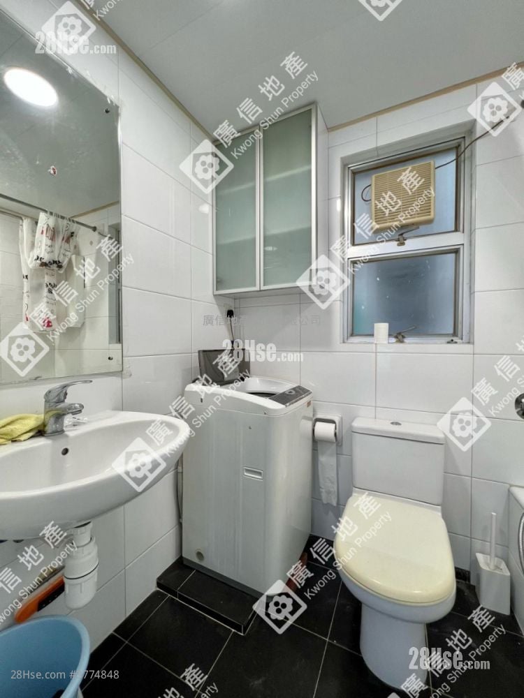 Hang Yue Court Sell 2 Bedrooms , 1 Bathroom 371 ft²