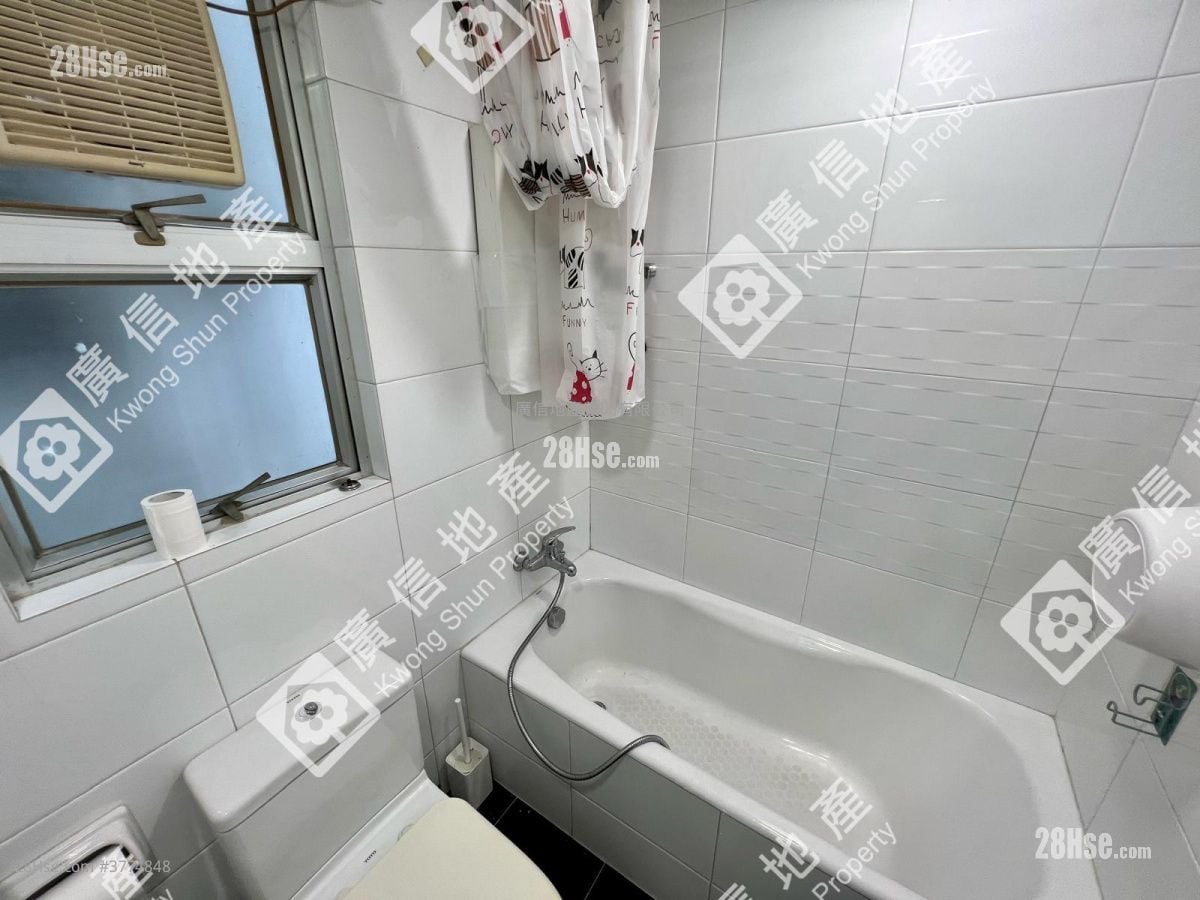 Hang Yue Court Sell 2 Bedrooms , 1 Bathroom 371 ft²