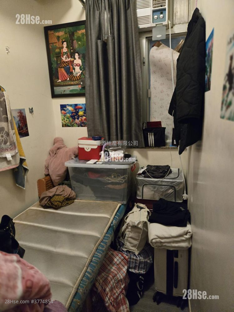 Tung Fong Building Sell 2 Bedrooms , 1 Bathroom 284 ft²