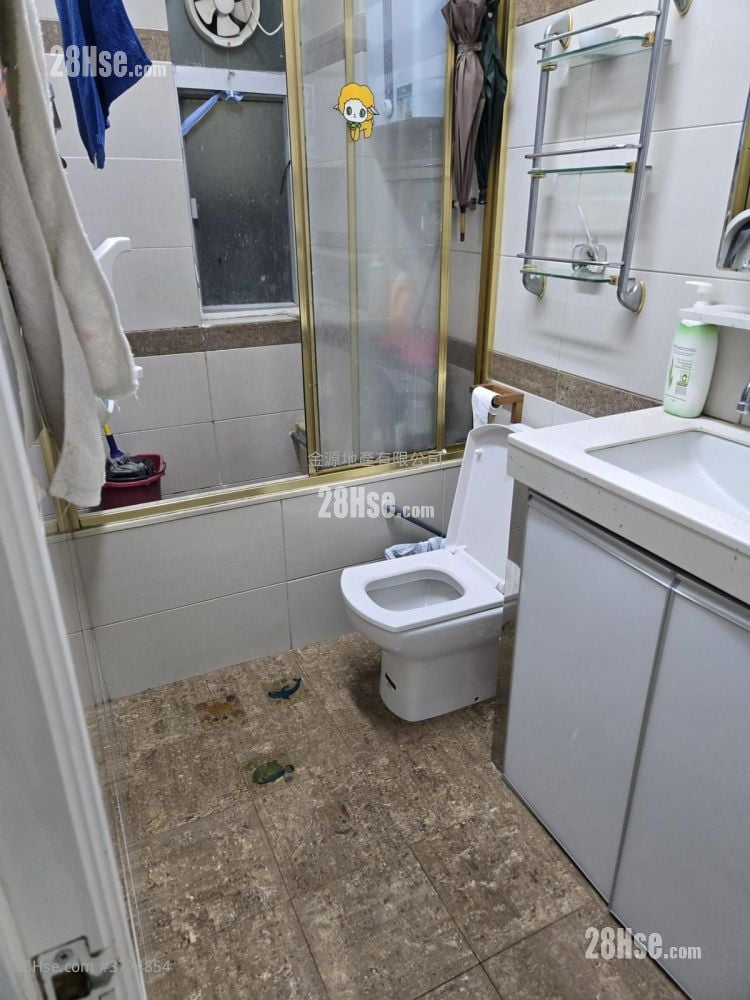 Tung Fong Building Sell 2 Bedrooms , 1 Bathroom 284 ft²