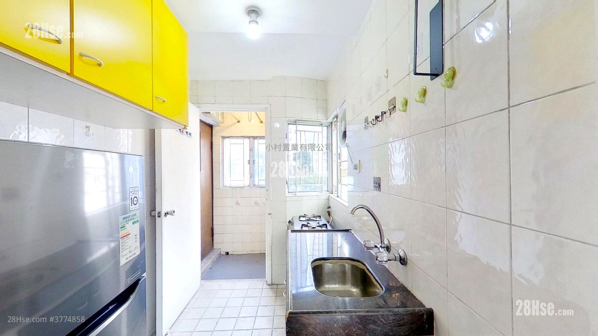 kitchen: Kwong Ming Court Sell 2 Bedrooms , 1 Bathroom 327 ft²
