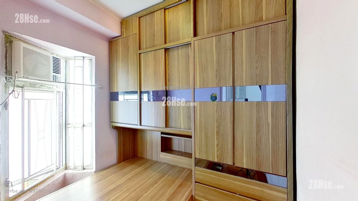 bedroom 2: Kwong Ming Court Sell 2 Bedrooms , 1 Bathroom 327 ft²