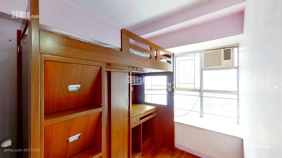 master room: Kwong Ming Court Sell 2 Bedrooms , 1 Bathroom 327 ft²