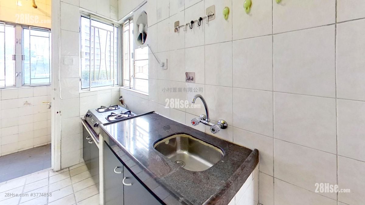 kitchen: Kwong Ming Court Sell 2 Bedrooms , 1 Bathroom 327 ft²