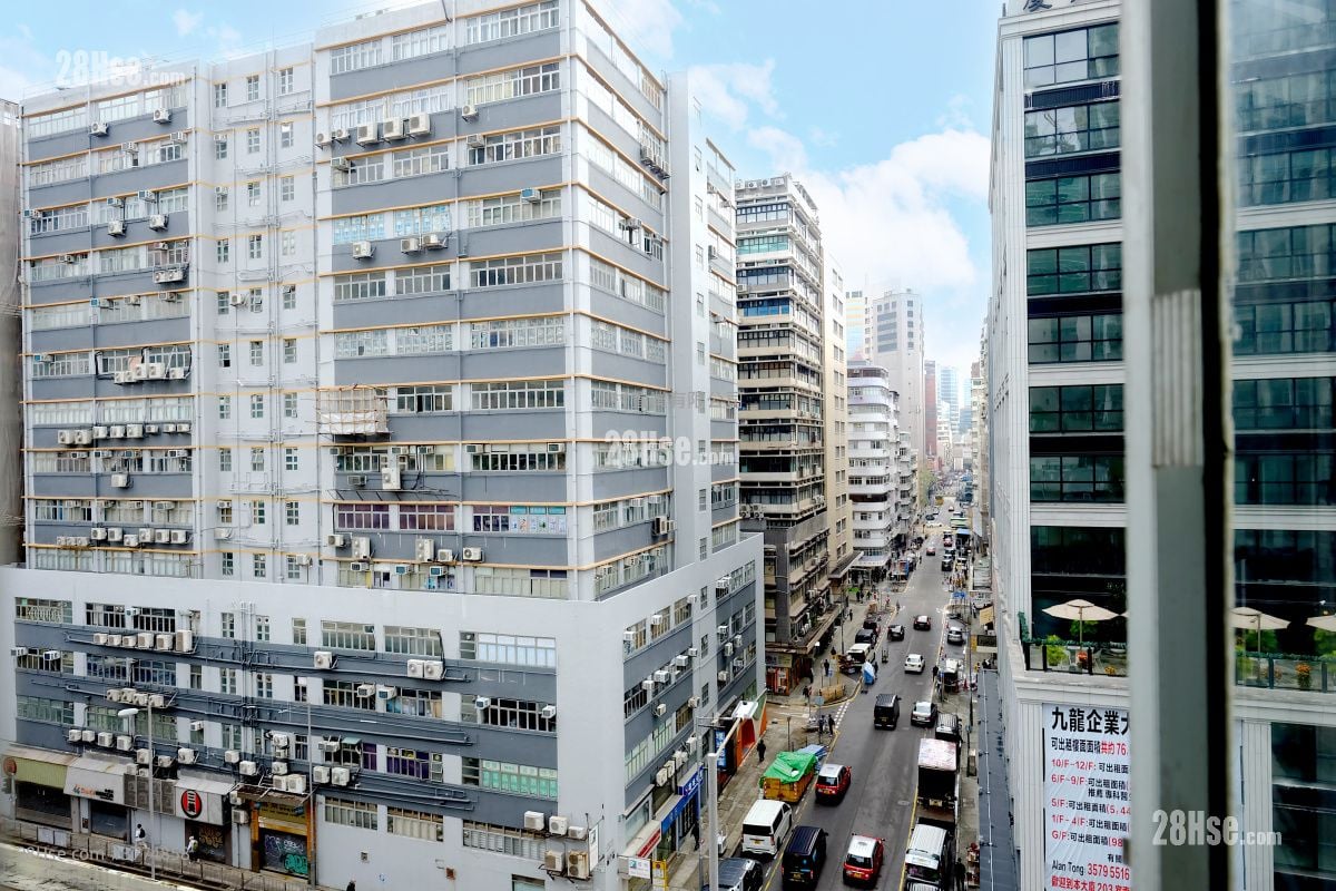 View: Kwong Ming Court Sell 2 Bedrooms , 1 Bathroom 327 ft²