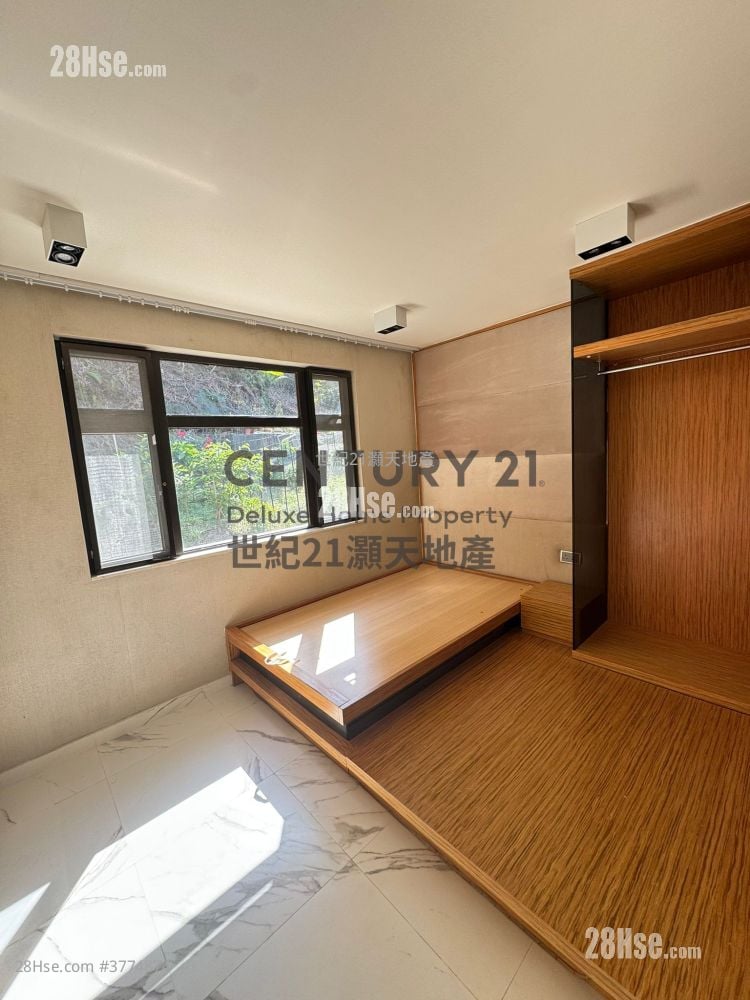 伟东．雍宜山庄 售盘 5+ 房 , 2 浴室