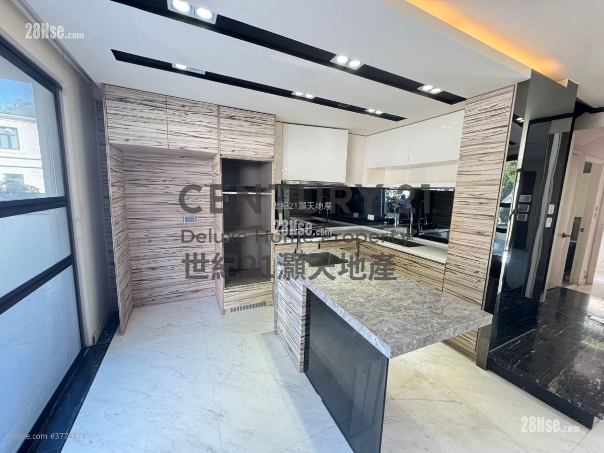 伟东．雍宜山庄 售盘 5+ 房 , 2 浴室