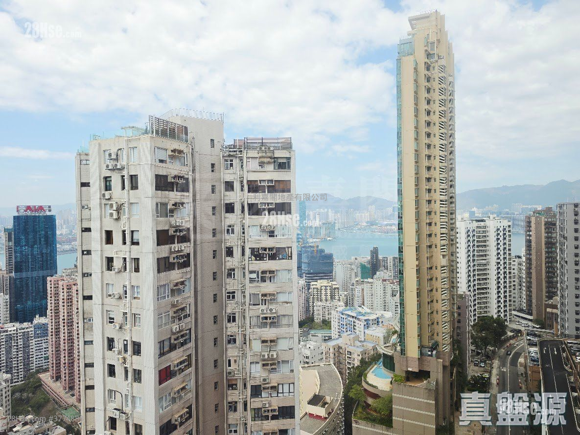 云景台 售盘 3 房 , 2 浴室 1,065 平方尺