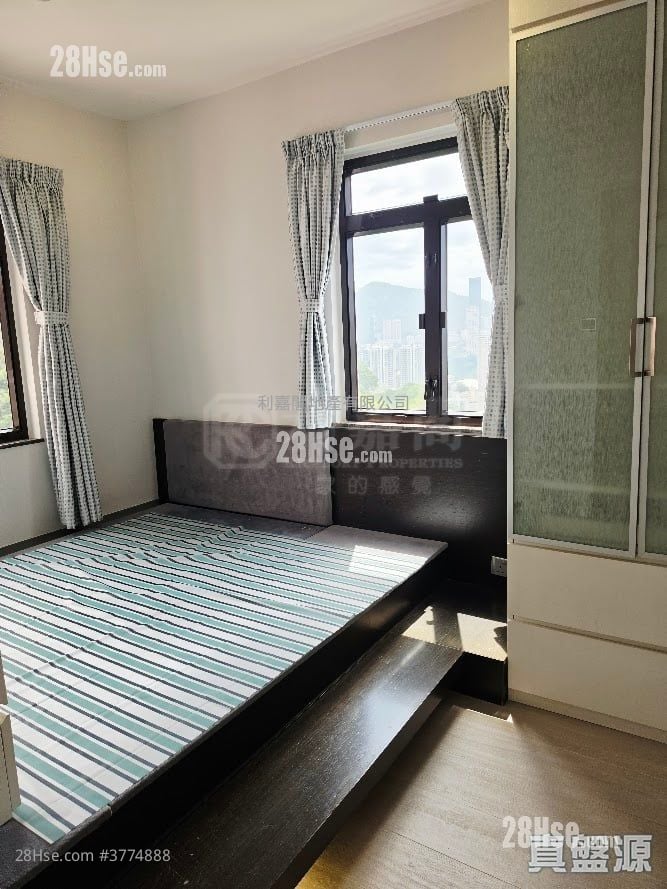 云景台 售盘 3 房 , 2 浴室 1,065 平方尺