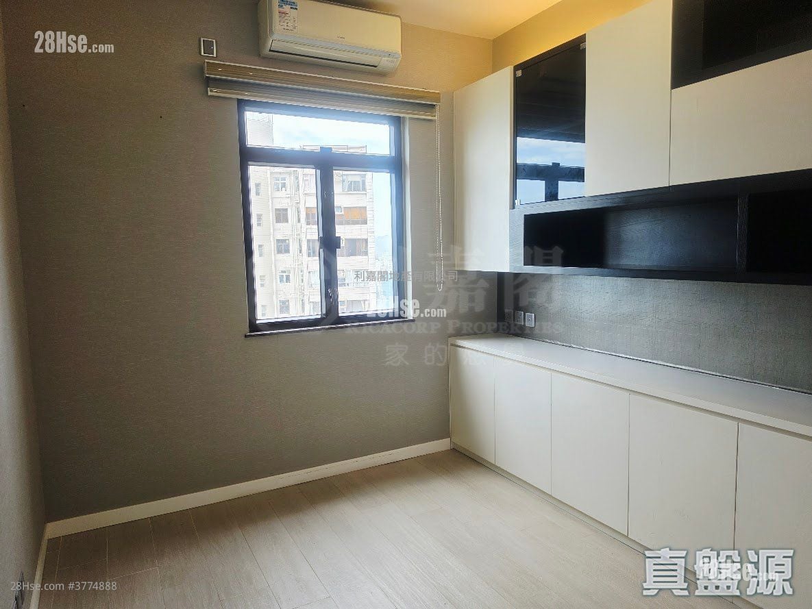 云景台 售盘 3 房 , 2 浴室 1,065 平方尺