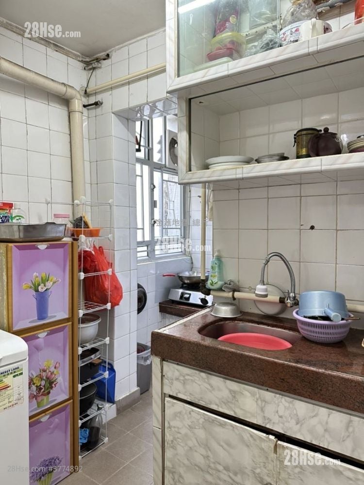 黄大仙下邨 售盘 377 平方尺