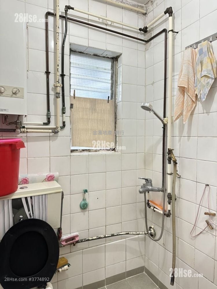 黄大仙下邨 售盘 377 平方尺