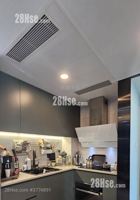 Royal Peninsula Sell 2 Bedrooms , 1 Bathroom 592 ft²