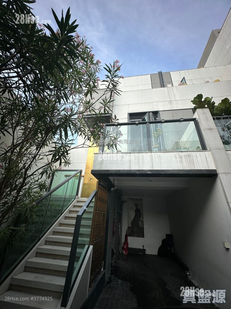 The Carmel Sell 3 Bedrooms , 3 Bathrooms 1,744 ft²