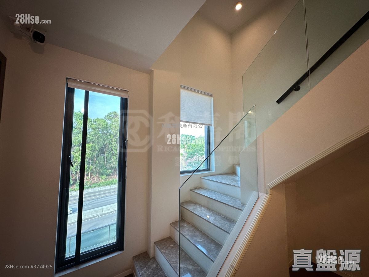 The Carmel Sell 3 Bedrooms , 3 Bathrooms 1,744 ft²