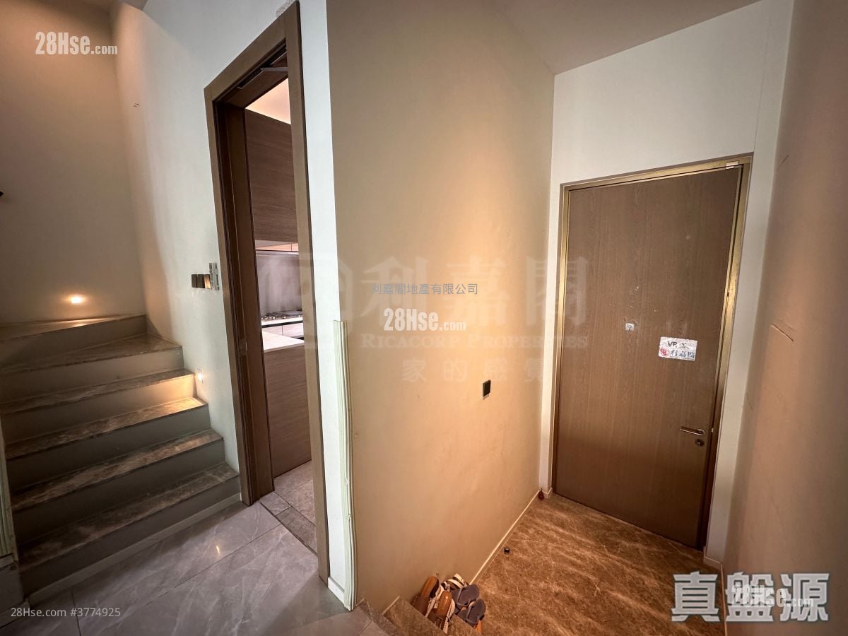 The Carmel Sell 3 Bedrooms , 3 Bathrooms 1,744 ft²