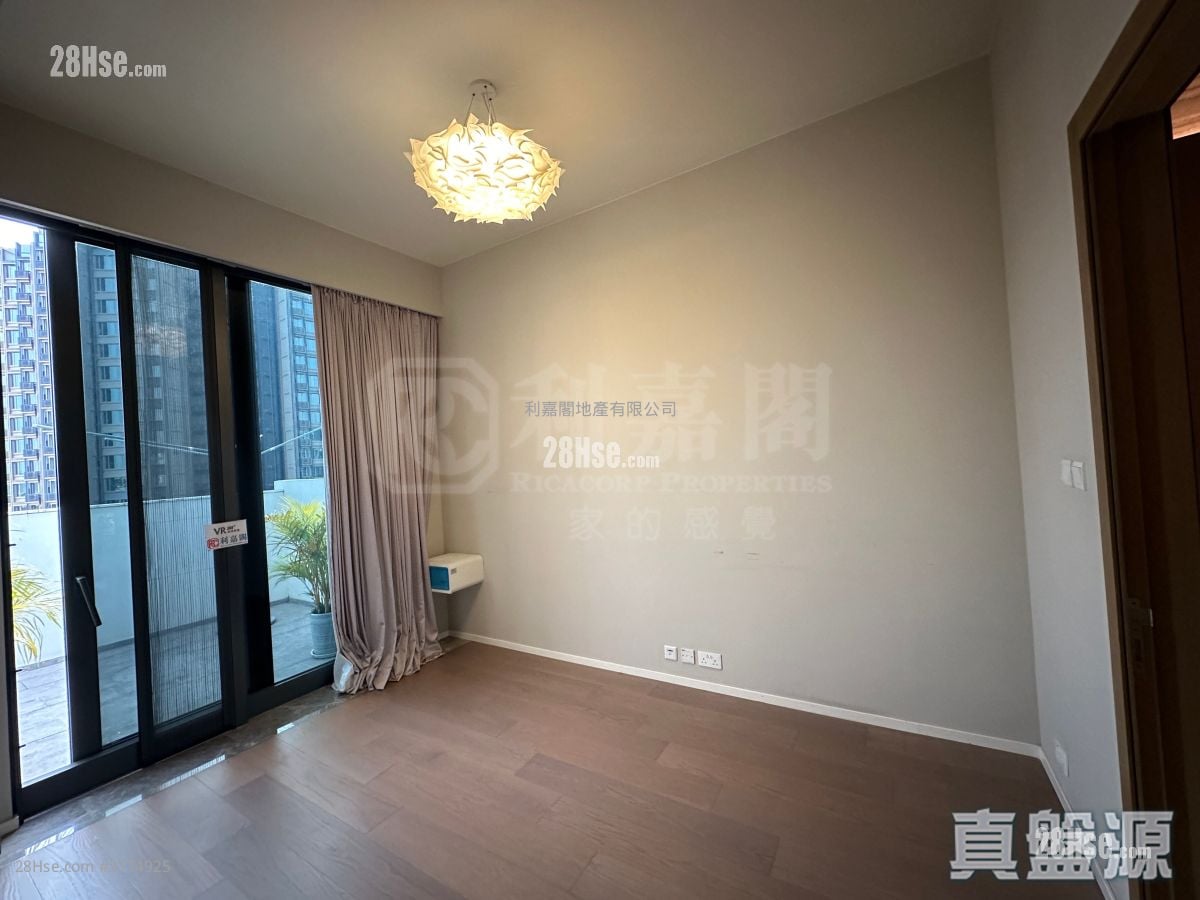 The Carmel Sell 3 Bedrooms , 3 Bathrooms 1,744 ft²