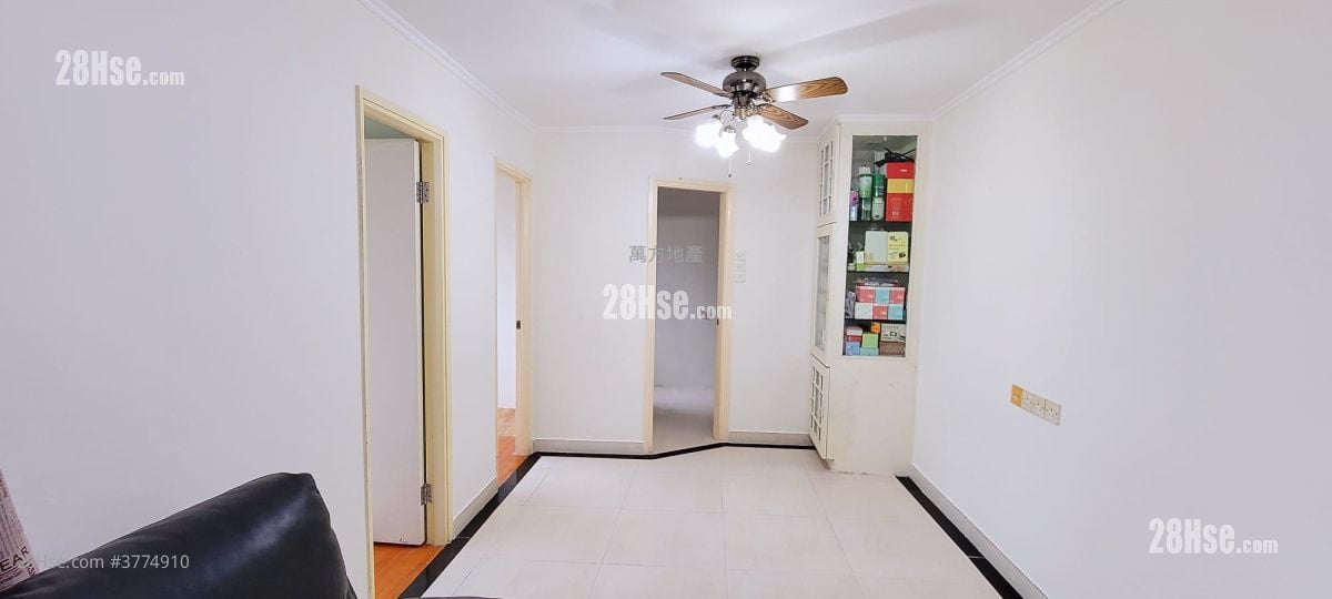 Kwong Lam Court Sell 3 Bedrooms , 1 Bathroom 543 ft²
