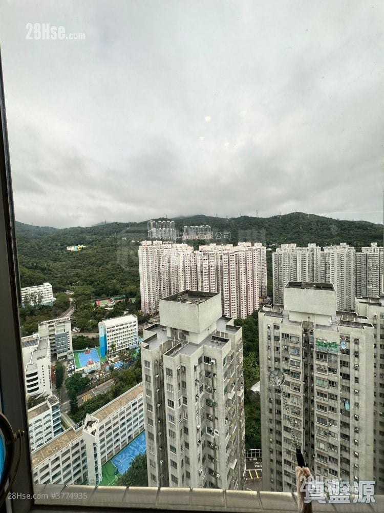 Summit Terrace Sell 2 Bedrooms , 1 Bathroom 437 ft²