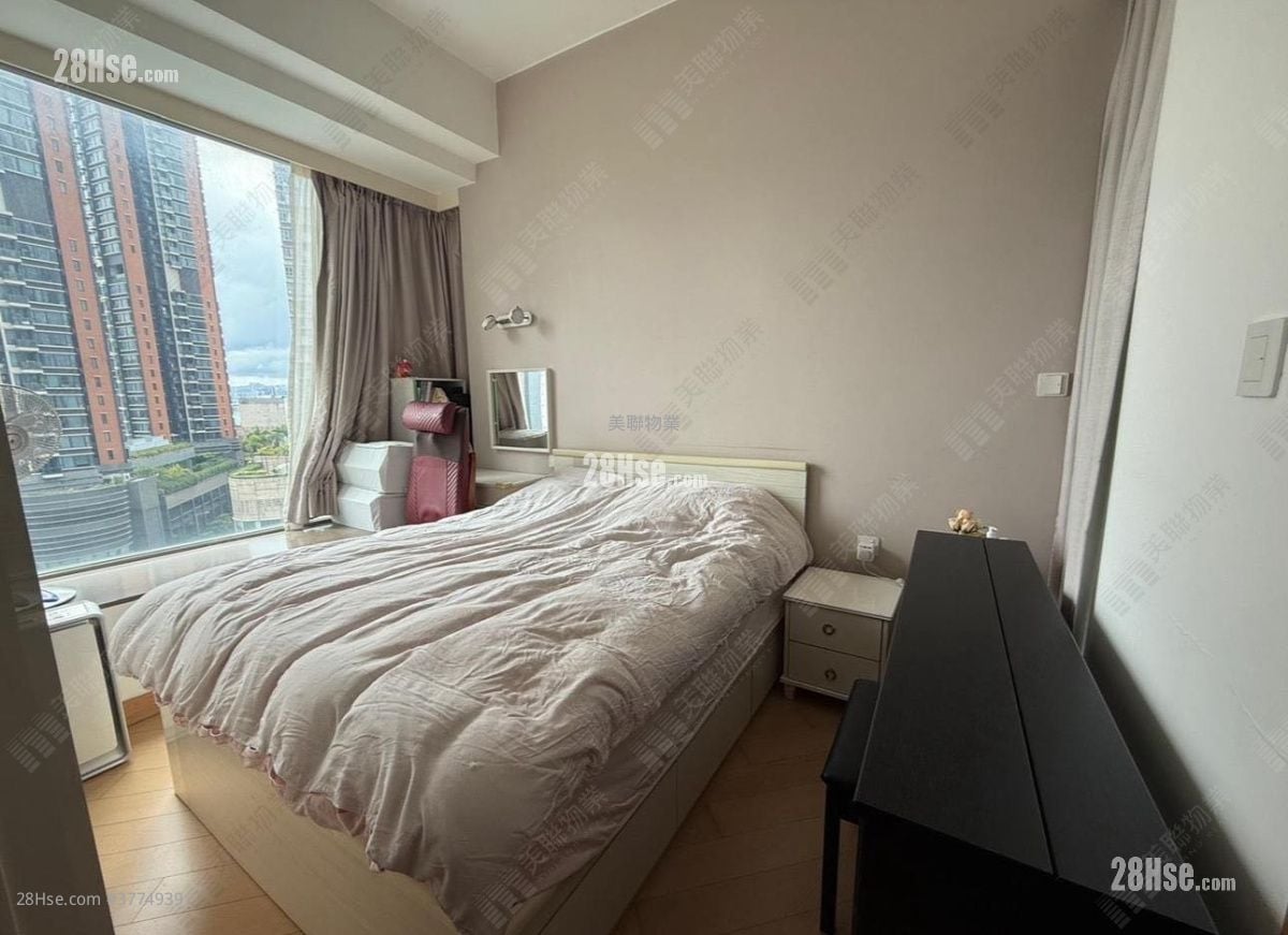 Ocean One Sell 2 Bedrooms , 2 Bathrooms 559 ft²