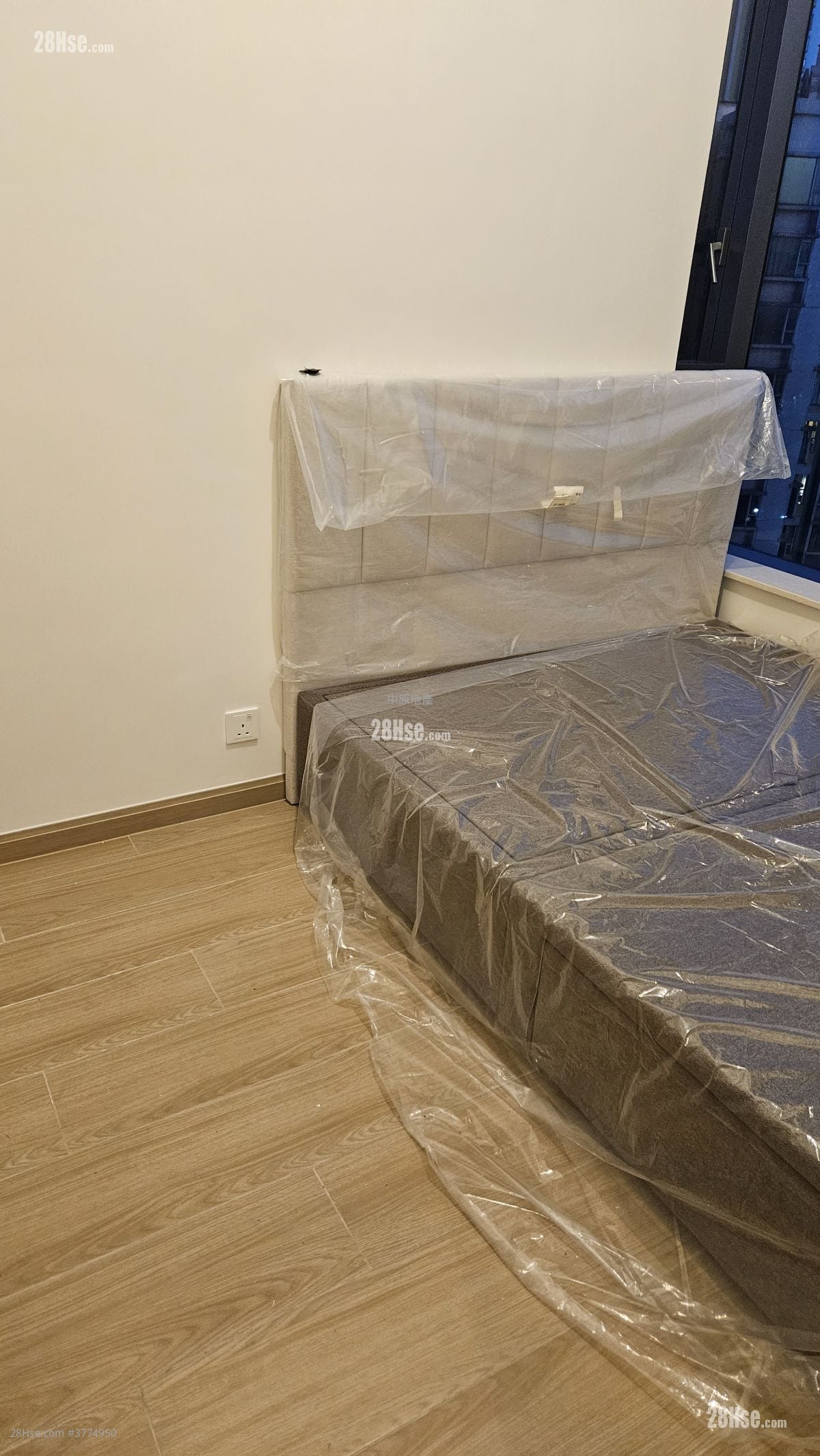 Hava Sell 2 Bedrooms , 1 Bathroom 377 ft²