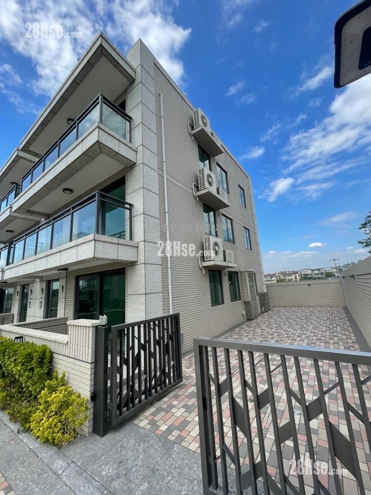 Village Sell 3 Bedrooms , 2 Bathrooms 2,100 ft²