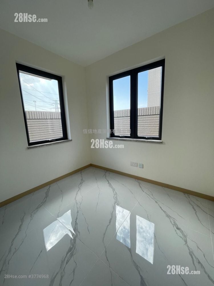 Village Sell 3 Bedrooms , 2 Bathrooms 2,100 ft²