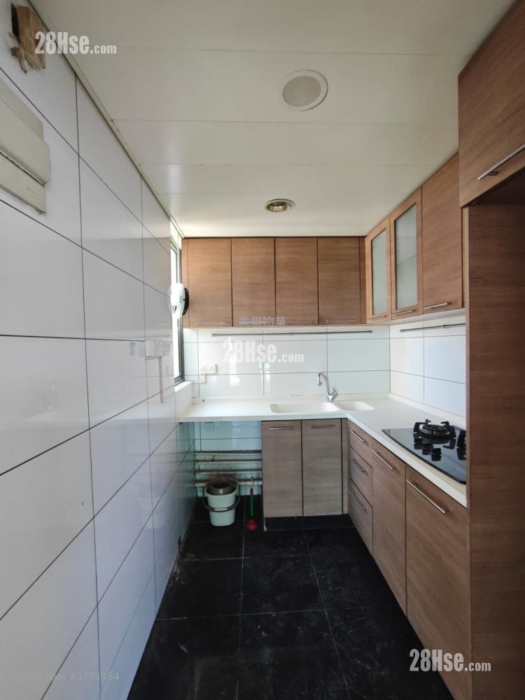 厨房: 御庭轩 售盘 3 房 , 1 浴室 660 平方尺