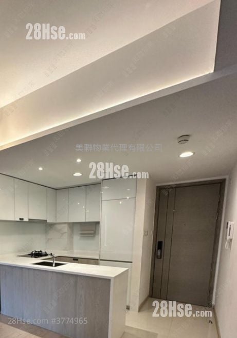 Sea To Sky Sell 2 Bedrooms , 1 Bathroom 468 ft²