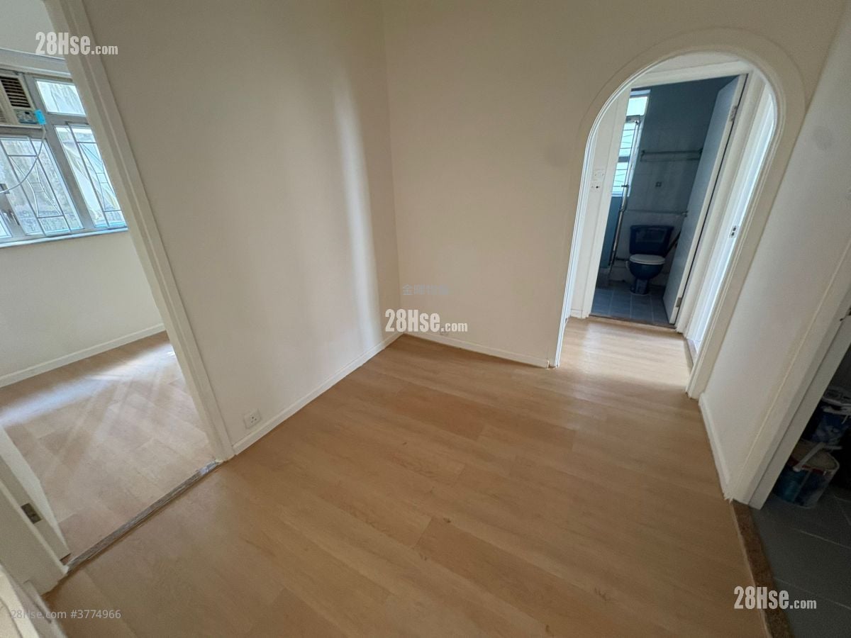 Greenland Garden Sell 2 Bedrooms , 1 Bathroom 714 ft²