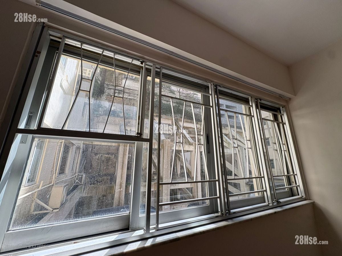 Greenland Garden Sell 2 Bedrooms , 1 Bathroom 714 ft²