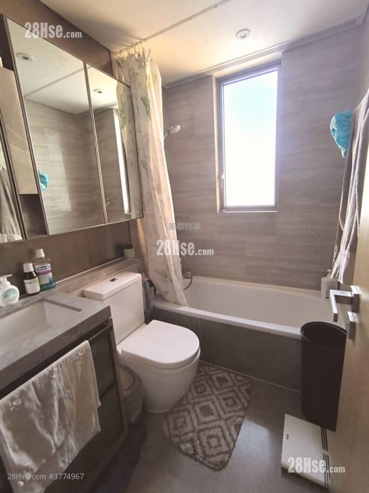 Peninsula East 售盘 4 房 , 2 浴室 999 平方尺