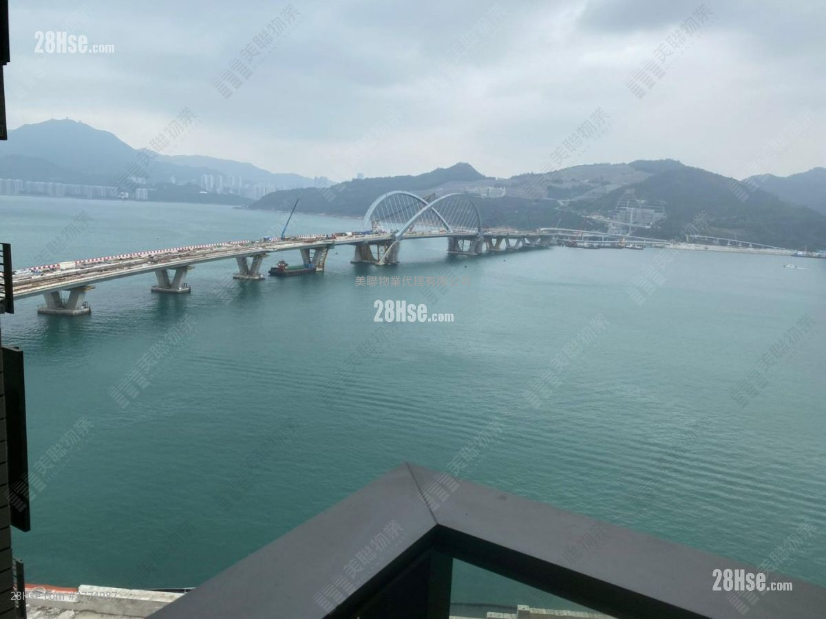 Sea To Sky Sell 3 Bedrooms , 2 Bathrooms 707 ft²