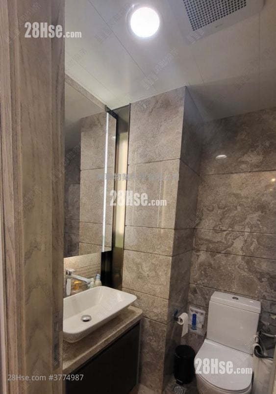 Sea To Sky Sell 3 Bedrooms , 2 Bathrooms 707 ft²