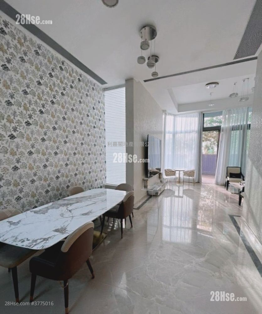 Le Pont Sell 4 Bedrooms , 5+ Bathrooms 2,711 ft²