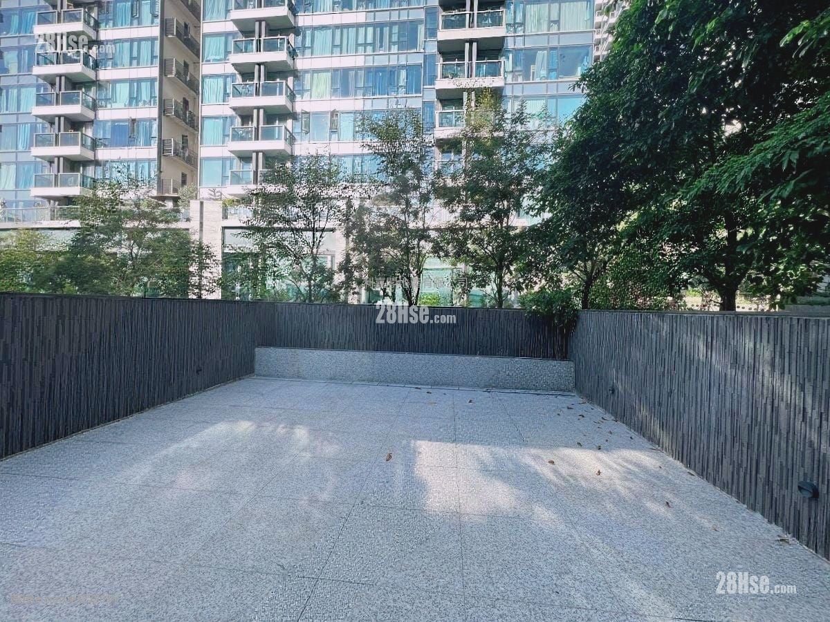 Le Pont Sell 4 Bedrooms , 5+ Bathrooms 2,711 ft²