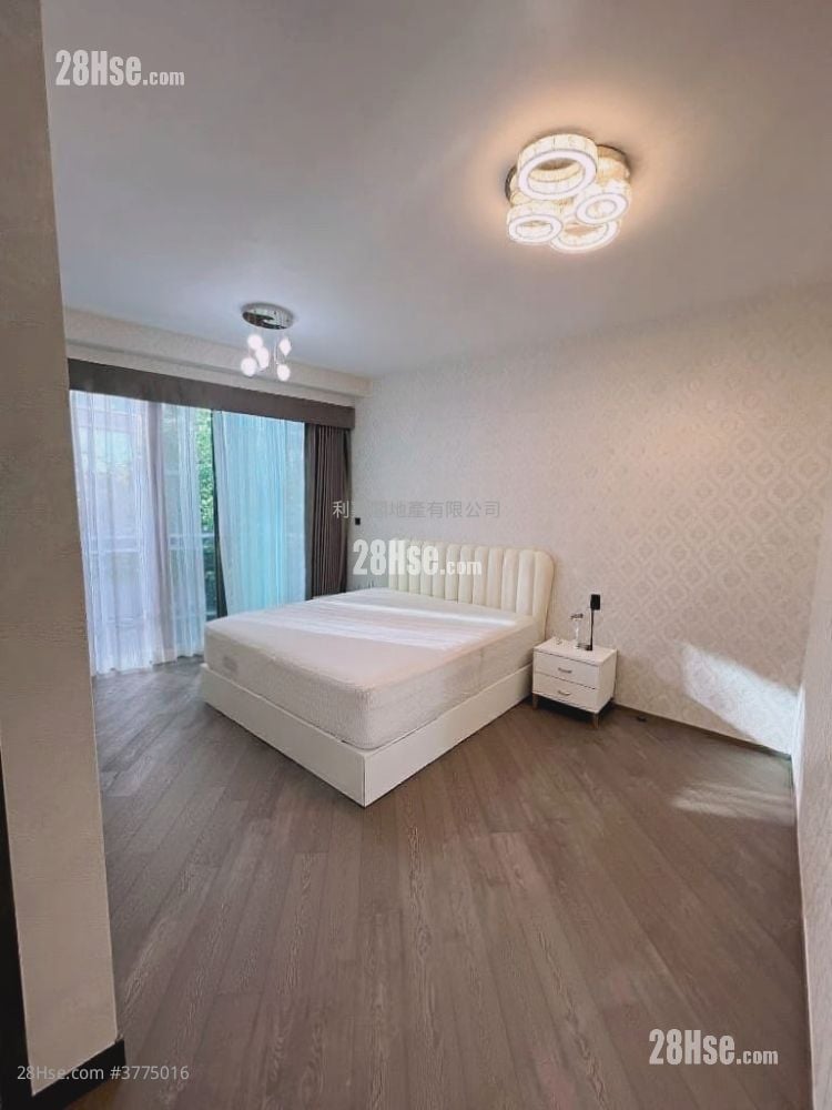 Le Pont Sell 4 Bedrooms , 5+ Bathrooms 2,711 ft²