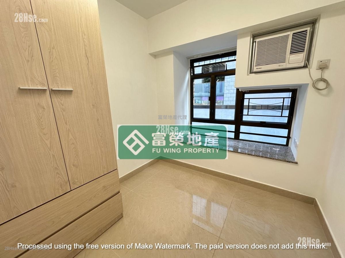 Royal Building Sell 3 Bedrooms , 2 Bathrooms 391 ft²