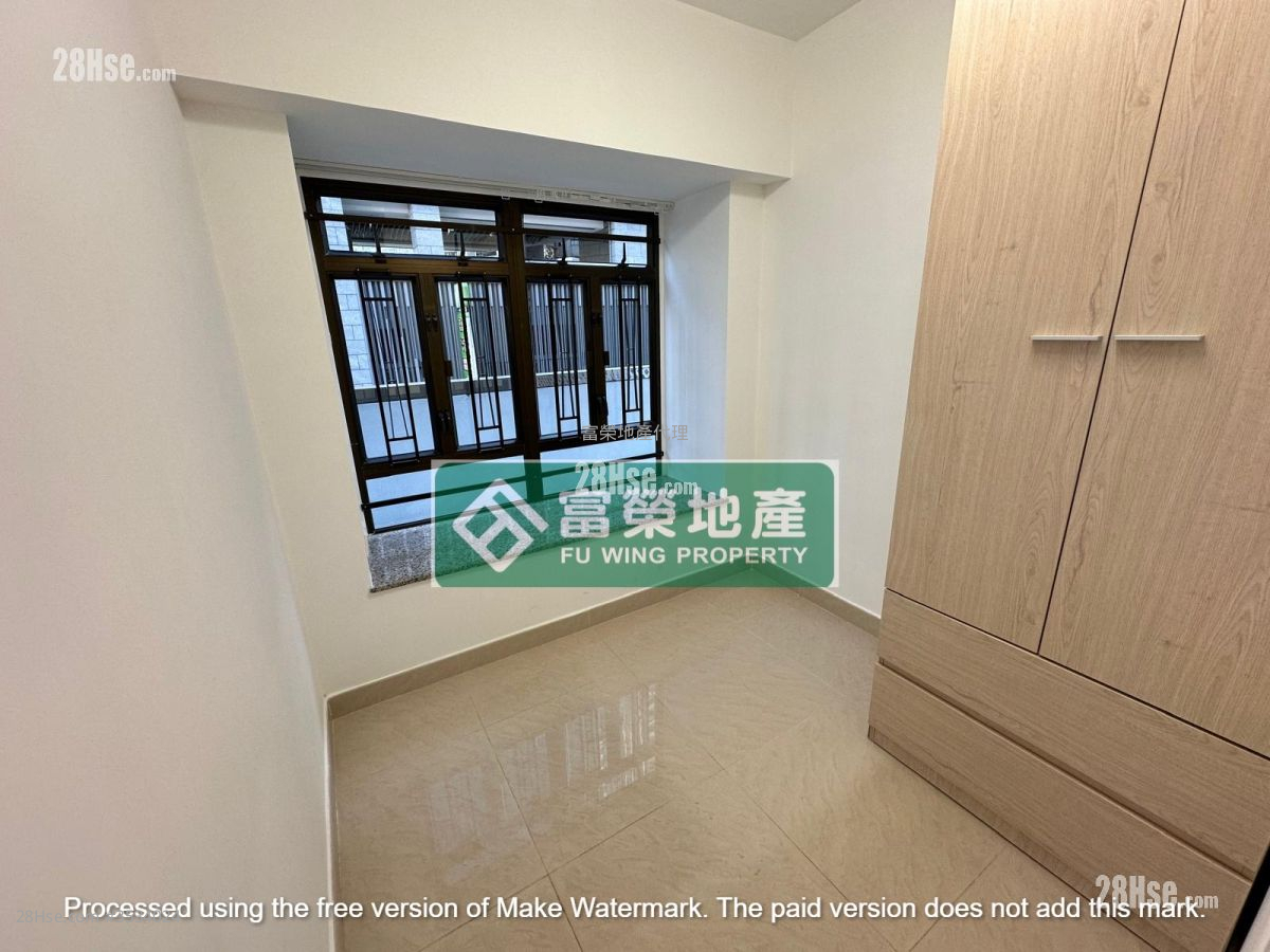 Royal Building Sell 3 Bedrooms , 2 Bathrooms 391 ft²