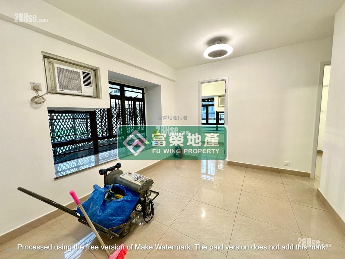 Royal Building Sell 3 Bedrooms , 2 Bathrooms 391 ft²