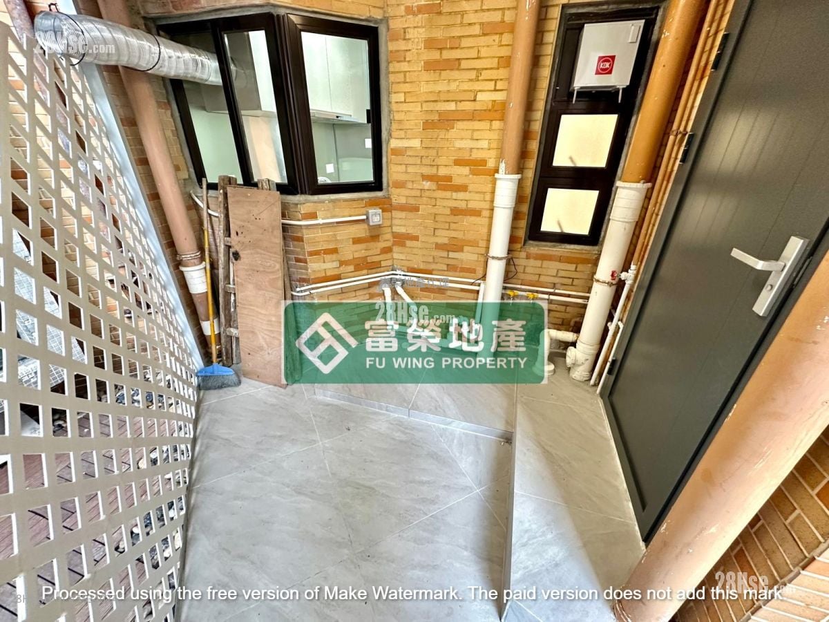 Royal Building Sell 3 Bedrooms , 2 Bathrooms 391 ft²