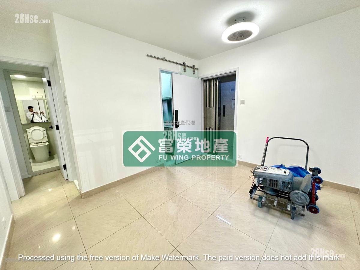 Royal Building Sell 3 Bedrooms , 2 Bathrooms 391 ft²