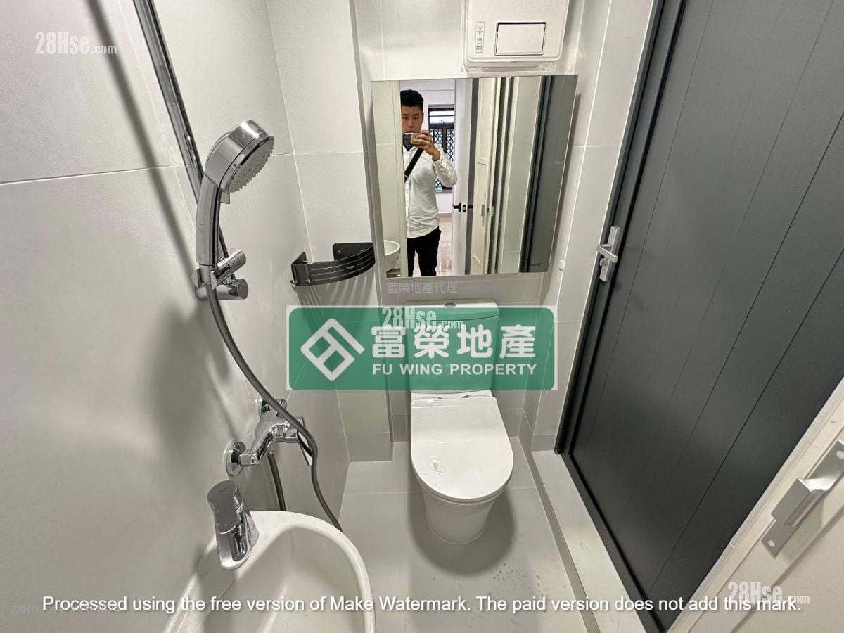 Royal Building Sell 3 Bedrooms , 2 Bathrooms 391 ft²