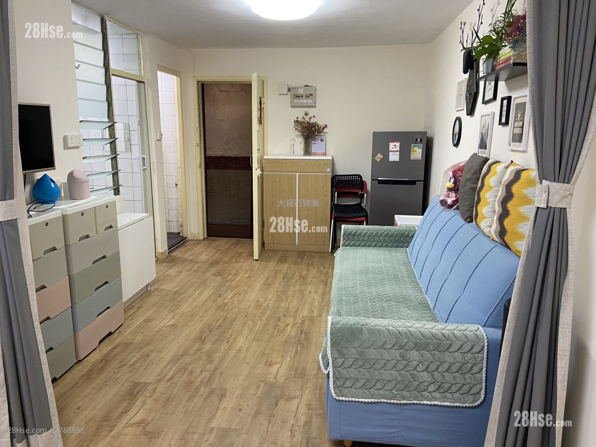 Pok Hong Estate Sell 2 Bedrooms , 1 Bathroom 359 ft²