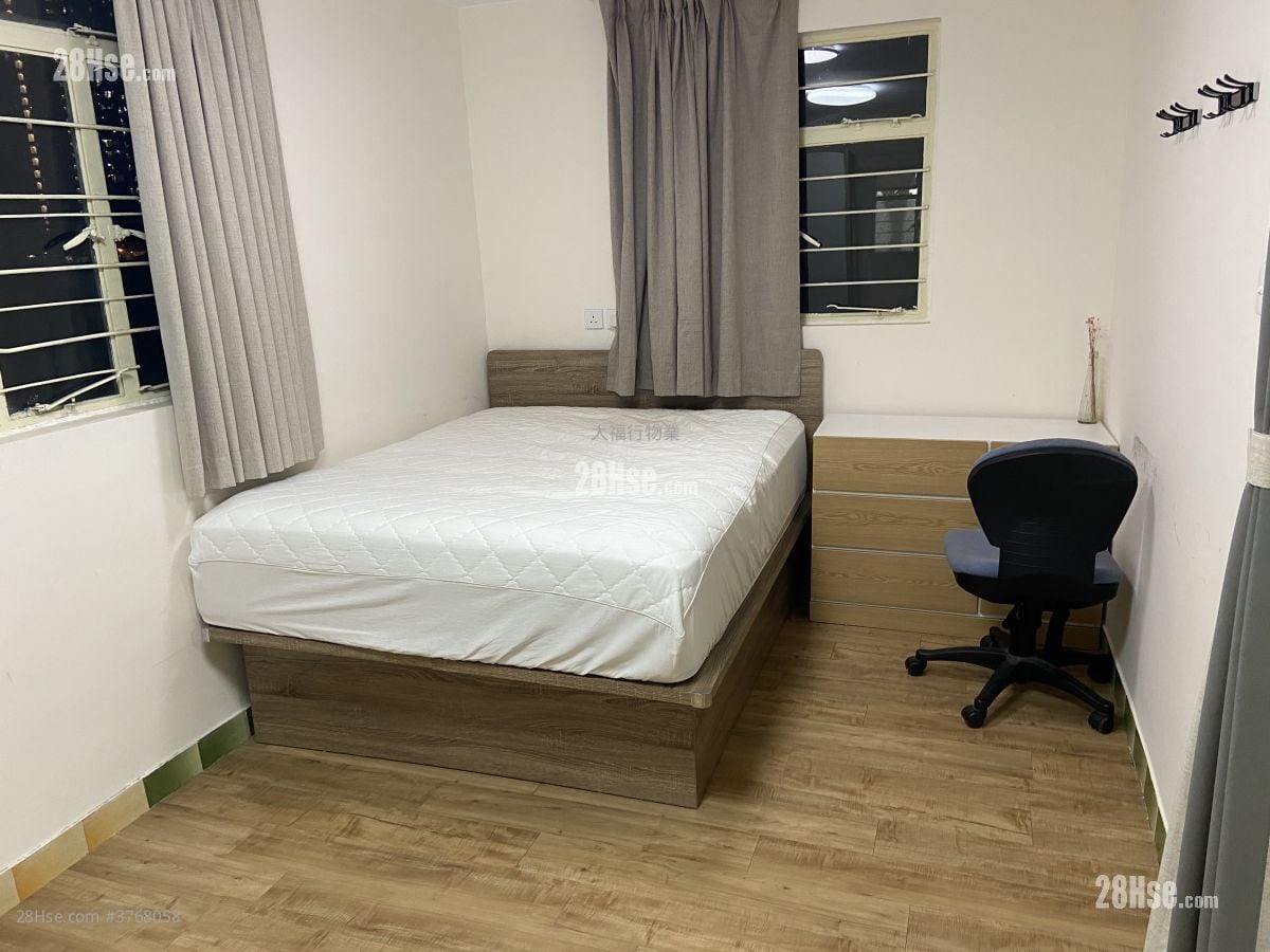 Pok Hong Estate Sell 2 Bedrooms , 1 Bathroom 359 ft²