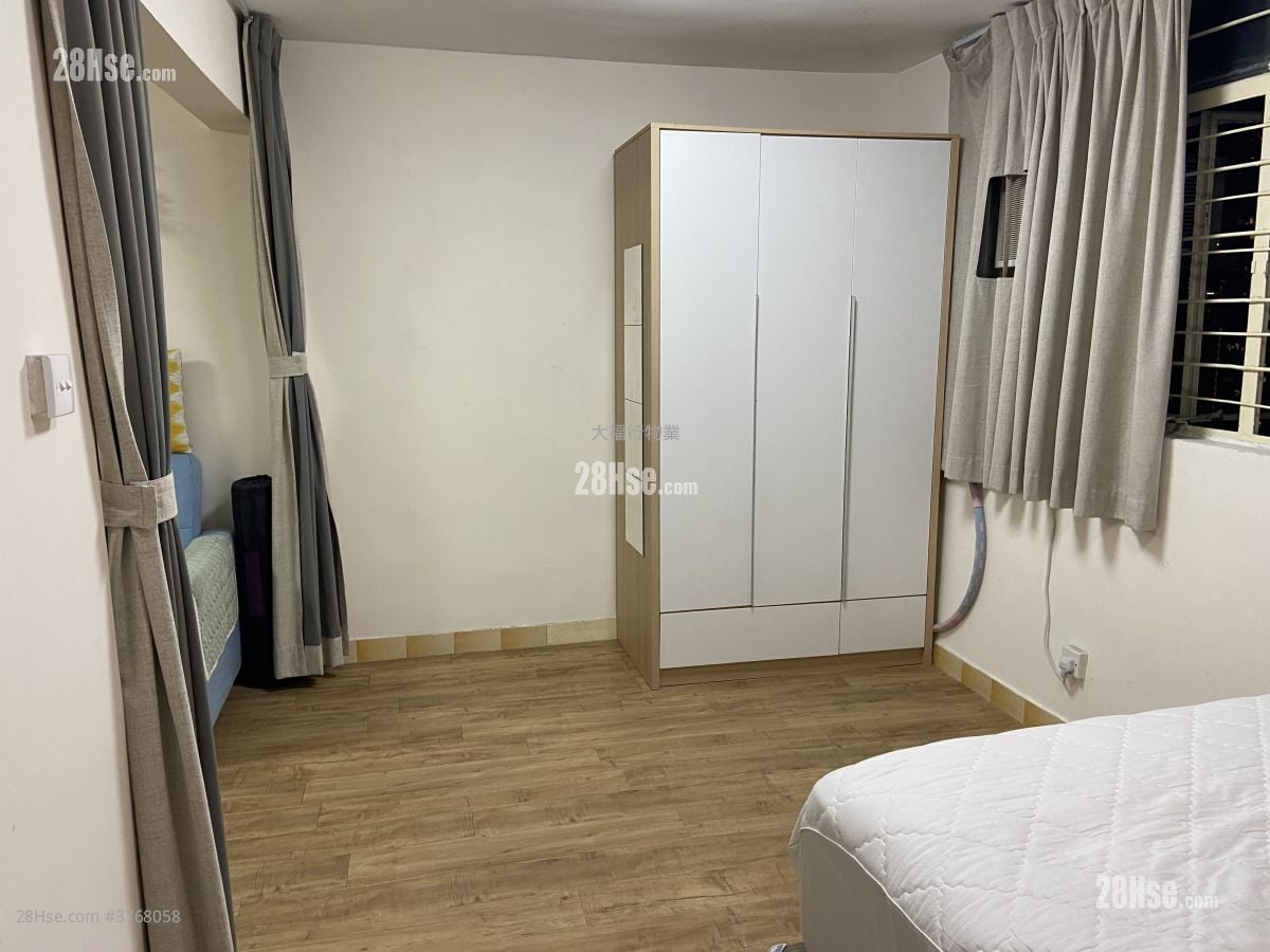 Pok Hong Estate Sell 2 Bedrooms , 1 Bathroom 359 ft²